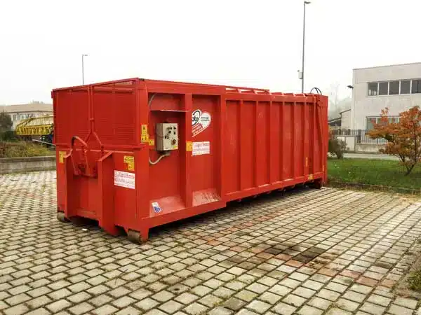 Autocarri-per-trasporto-cassoni-piacenza