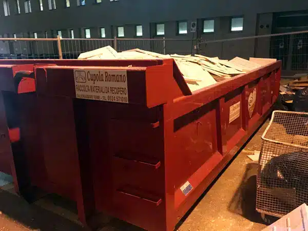 Container-scarrabili-per-raccolta-rifiuti